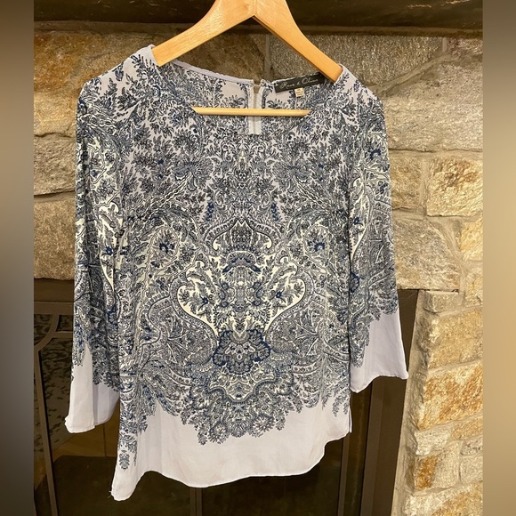 Rose & Olive Beautiful blouse. Size Xsmall. NWOT. - Picture 2 of 7